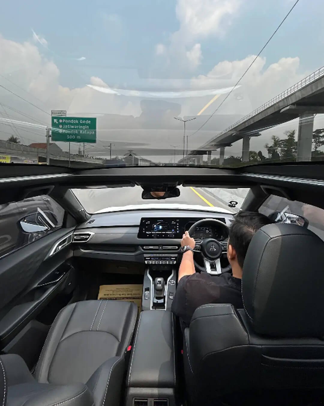 Frameless Panoramic Roof New Xforce: Bikin Kabin Terasa Lebih Lapang